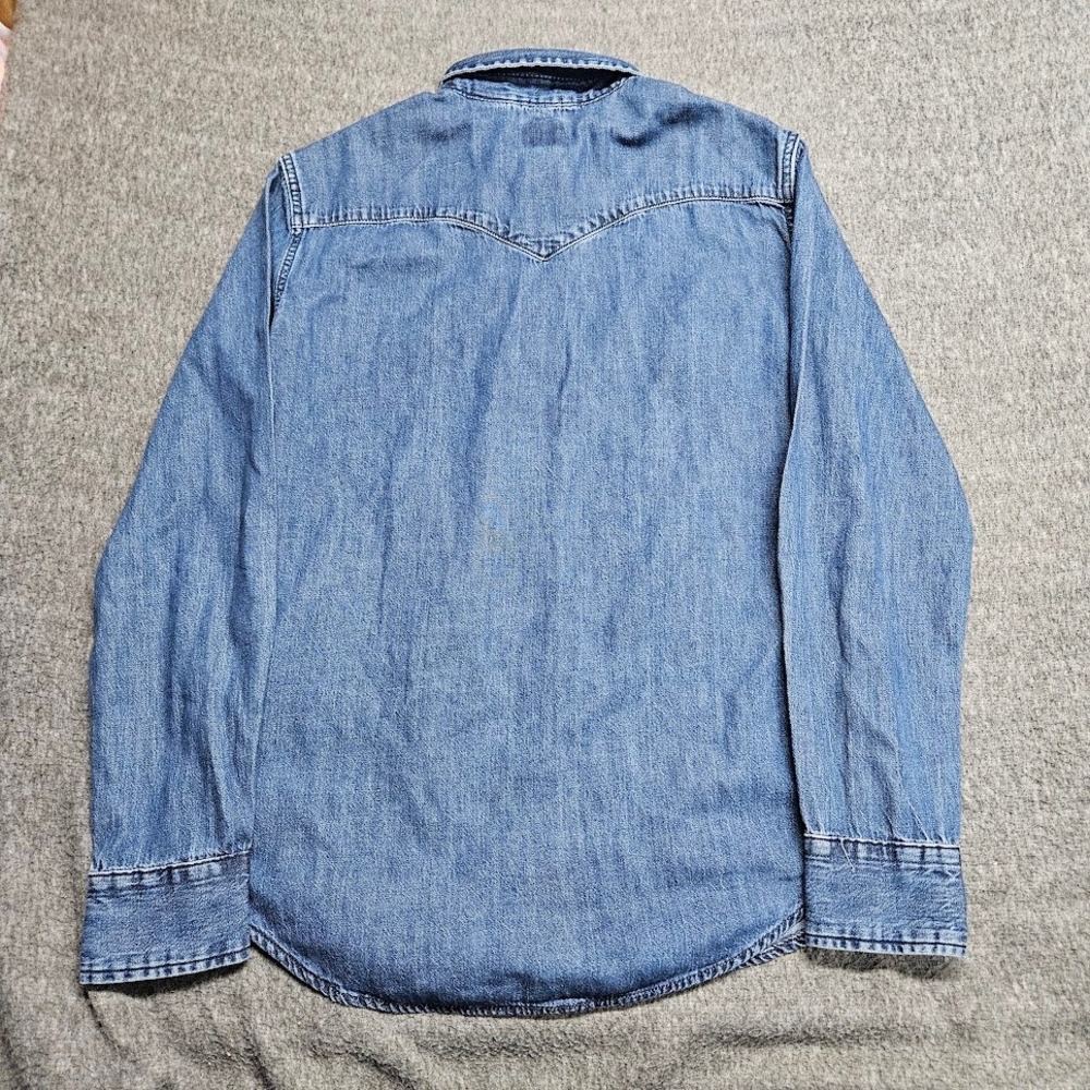 Levis Denim Shirt Womens Small Blue Western Pearl Snap Standard Fit NWT - Picture 10 of 11